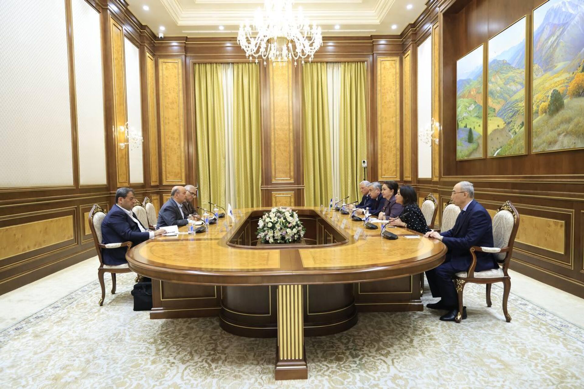 V Senate sostoyalas vstrecha s Generalnim sekretarem Aziatskoy Parlamentskoy Assamblei  - Sputnik O‘zbekiston, 1920, 04.04.2025