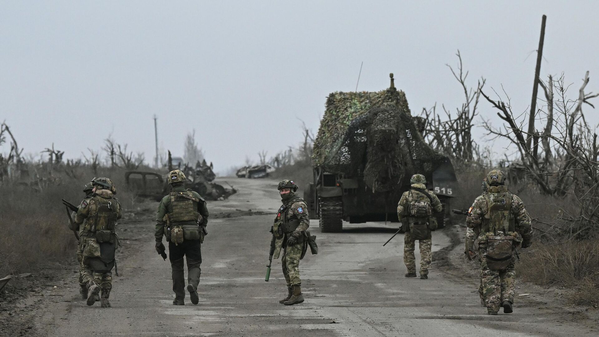 Расчистка и разминирование дорог в Покровском районе ДНР саперами 12-й инженерно-саперной бригады группировки войск Центр - Sputnik Ўзбекистон, 1920, 25.05.2025