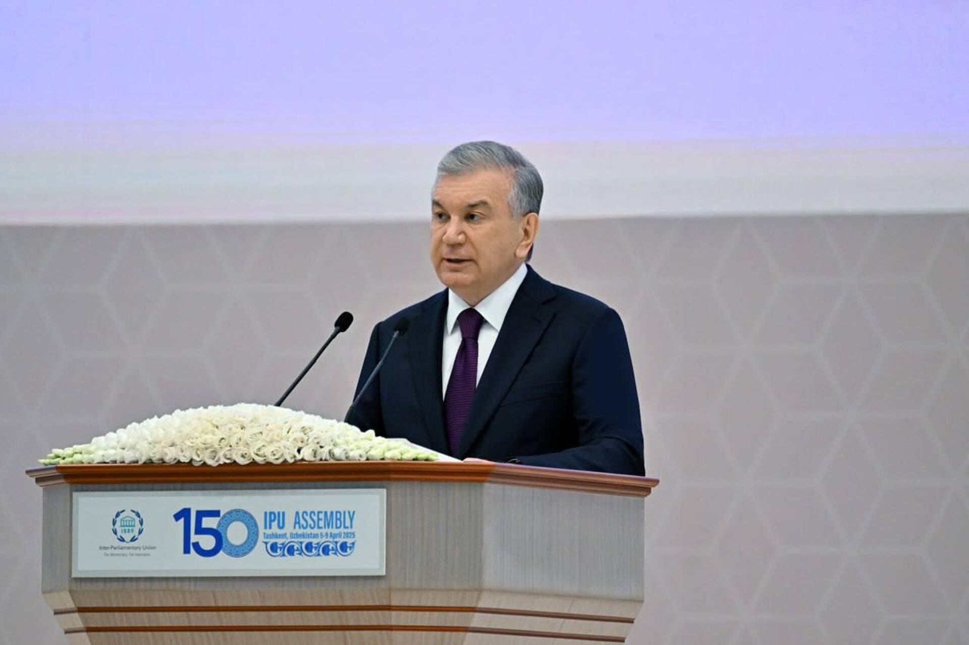 Президент Шавкат Мирзиёев принял участие в пленарном заседании 150-й юбилейной Ассамблеи Межпарламентского союза - Sputnik Узбекистан, 1920, 07.04.2025