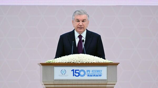Президент Шавкат Мирзиёев принял участие в пленарном заседании 150-й юбилейной Ассамблеи Межпарламентского союза - Sputnik Узбекистан