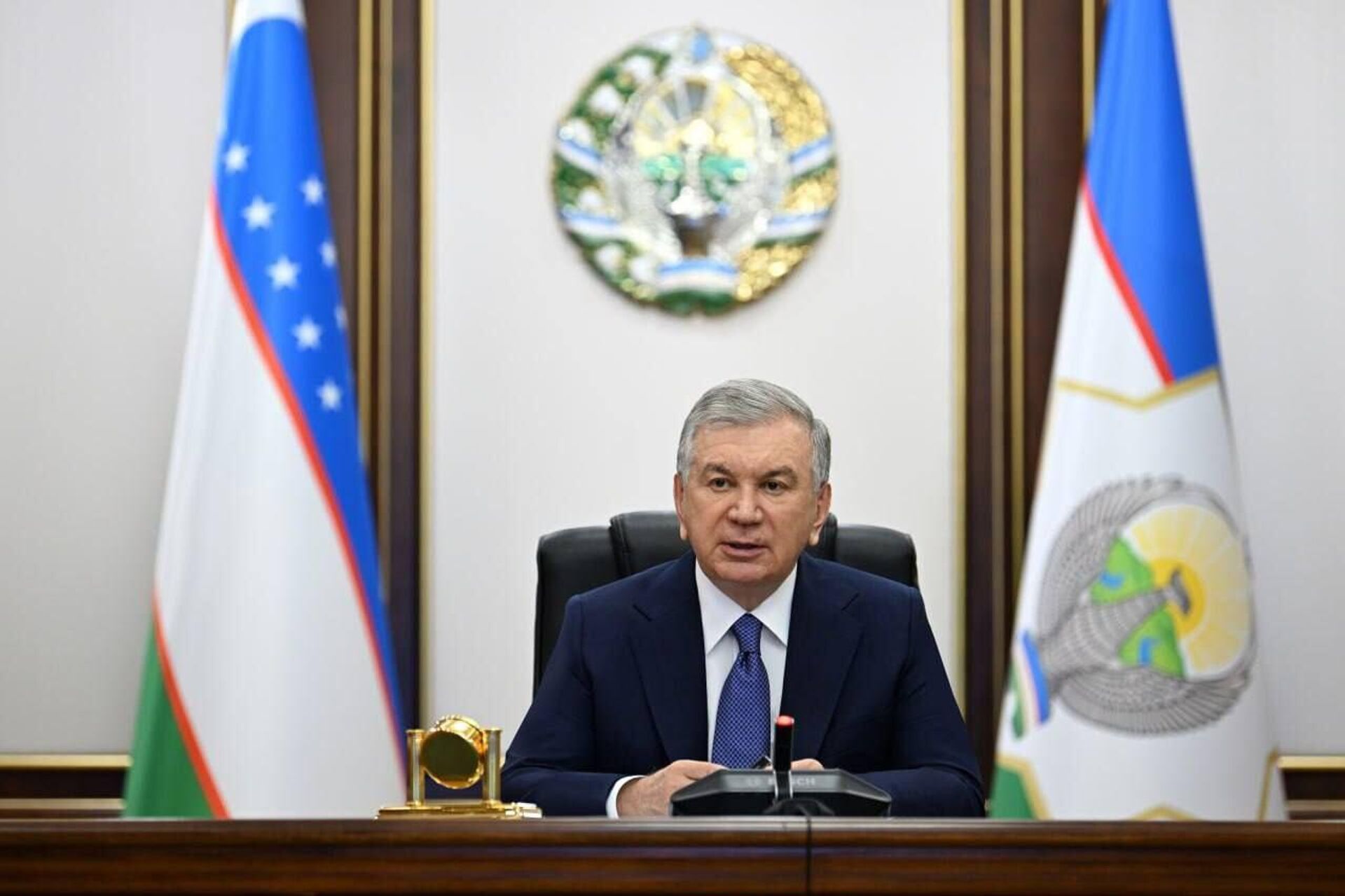 Шавкат Мирзиёев ознакомился с презентацией предложений по формированию правовых основ градостроительной реновации. Шавкат Мирзиёев ознакомился с презентацией предложений по формированию правовых основ градостроительной реновации. - Sputnik Узбекистан, 1920, 09.04.2025