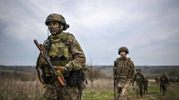 Штурмовики 155-й бригады морской пехоты Тихоокеанского флота РФ - Sputnik Ўзбекистон