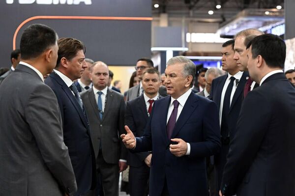 Президент Узбекистана посетил международную выставку ИННОПРОМ Президент Узбекистана посетил международную выставку ИННОПРОМ - Sputnik Ўзбекистон