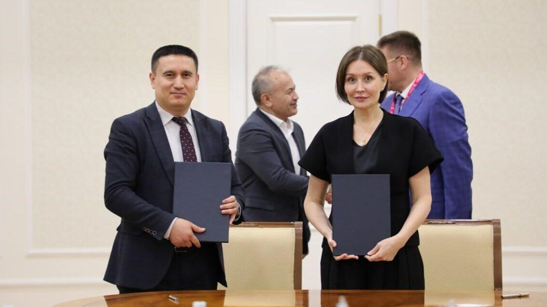 В Агентстве стратегических реформ Узбекистана прошла встреча с делегацией Агентства стратегических инициатив России В Агентстве стратегических реформ Узбекистана прошла встреча с делегацией Агентства стратегических инициатив России - Sputnik Узбекистан, 1920, 01.05.2025