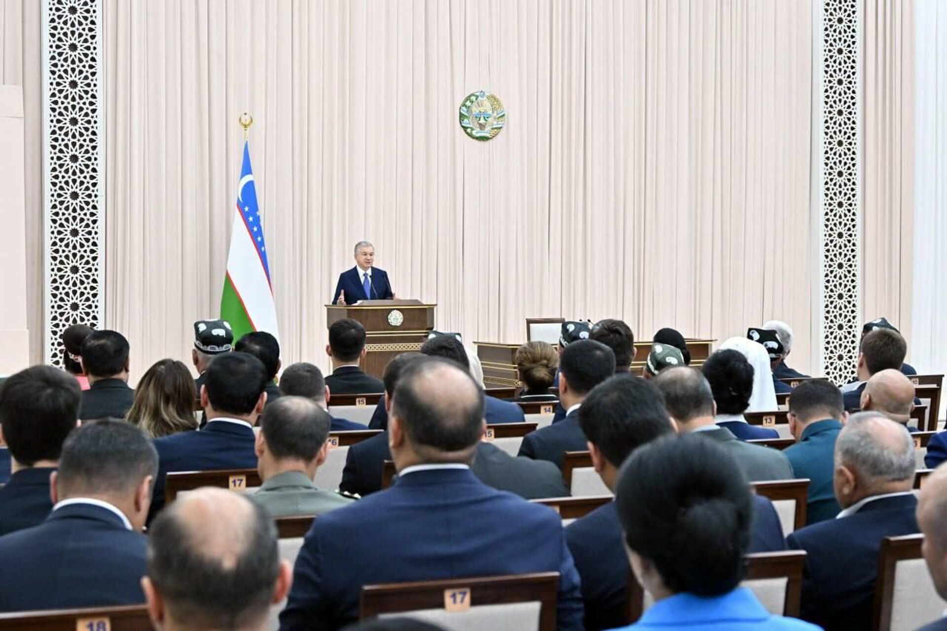 В Ургенчском районе под председательством Президента Шавката Мирзиёева состоялось совещание, посвященное приоритетным задачам социально-экономического развития Хорезмской области. В Ургенчском районе под председательством Президента Шавката Мирзиёева состоялось совещание, посвященное приоритетным задачам социально-экономического развития Хорезмской области. - Sputnik Ўзбекистон, 1920, 02.05.2025