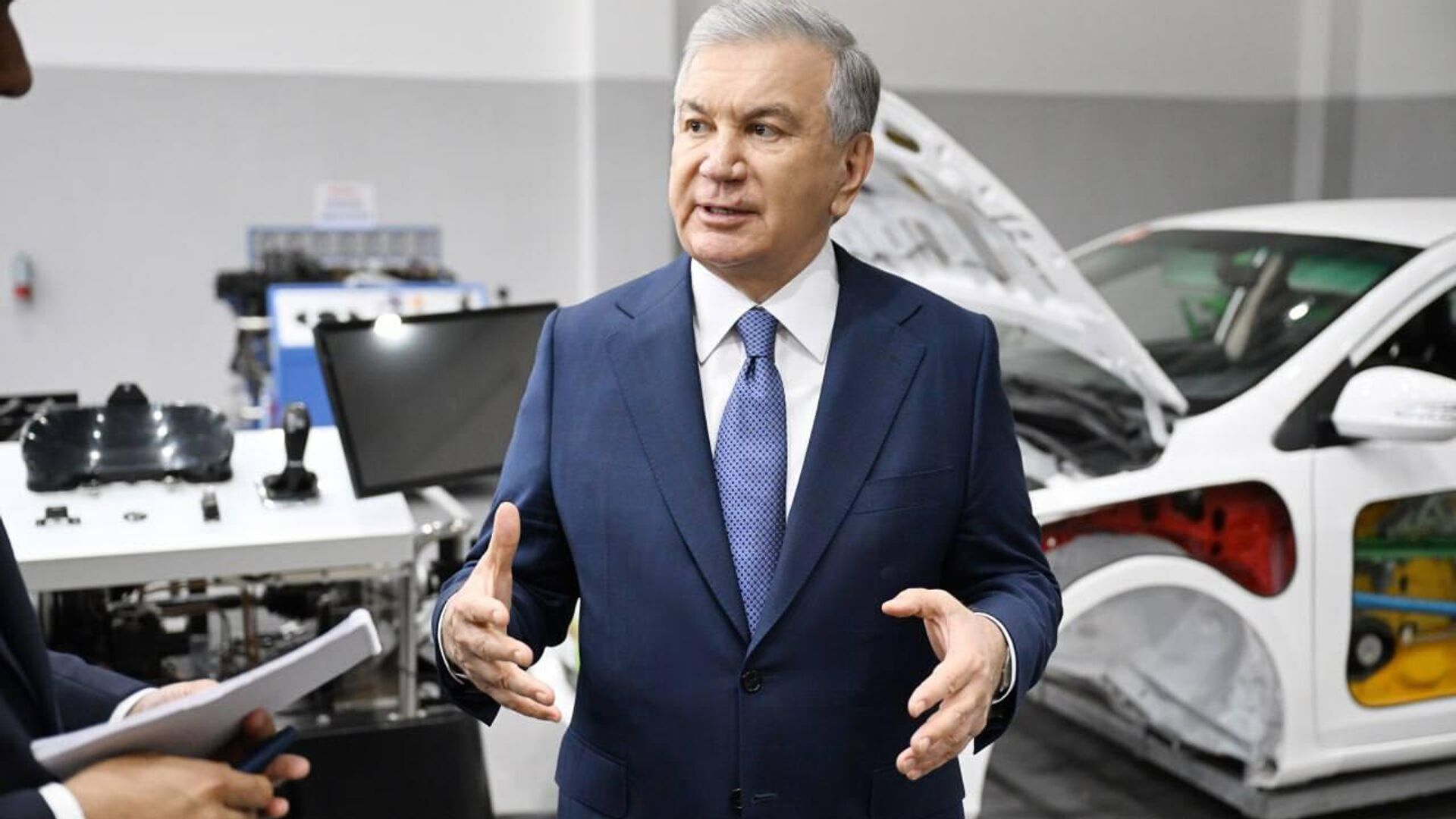 Шавкат Мирзиёев посетил Региональный центр профессиональных навыков, открывшийся в городе Ургенче Шавкат Мирзиёев посетил Региональный центр профессиональных навыков, открывшийся в городе Ургенче - Sputnik Ўзбекистон, 1920, 03.05.2025