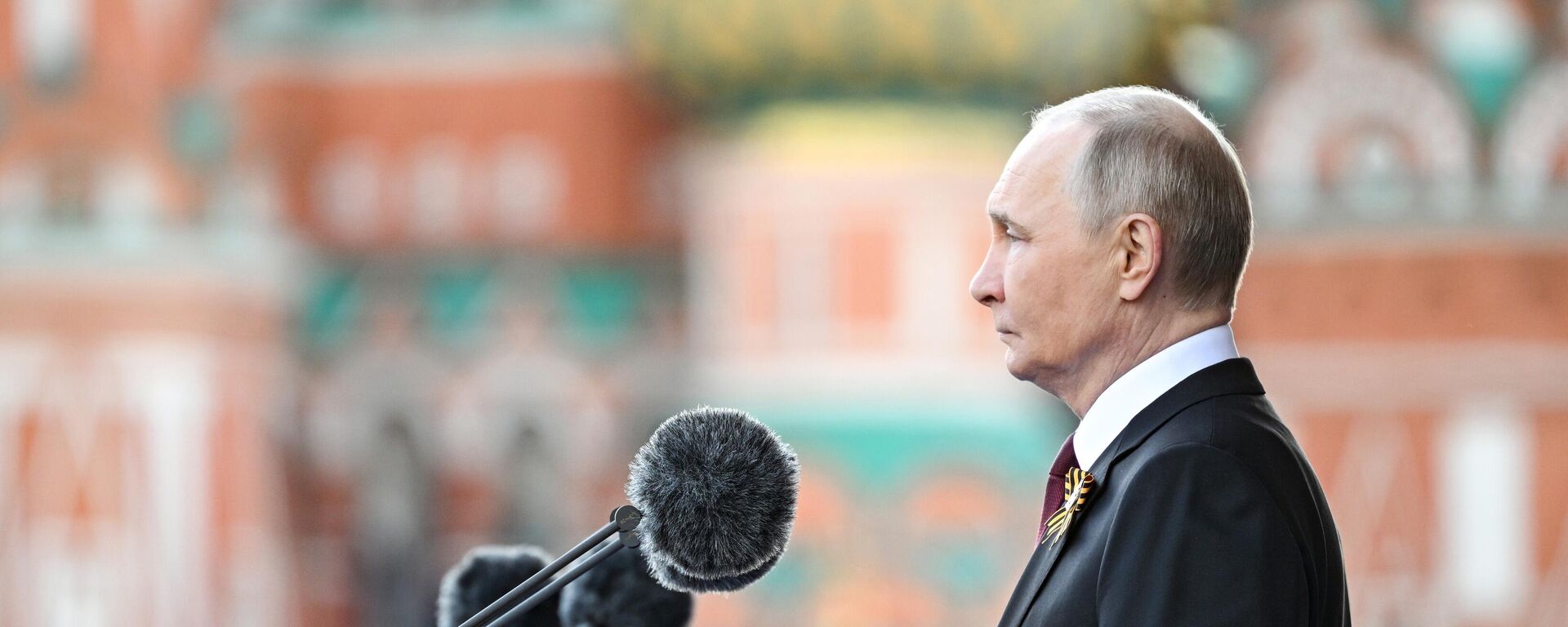 Президент РФ В. Путин и иностранные лидеры на военном параде в честь 80-летия Победы - Sputnik Ўзбекистон, 1920, 09.05.2025