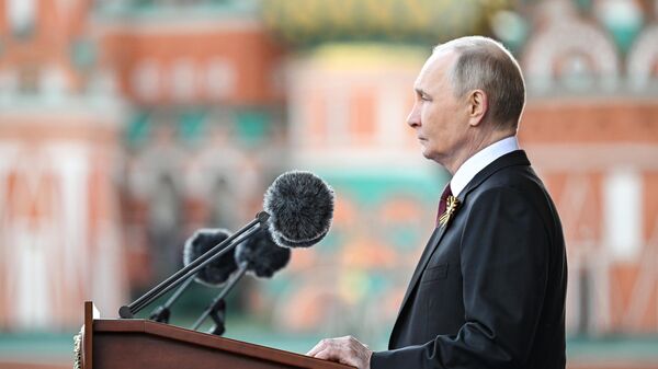 Президент РФ В. Путин и иностранные лидеры на военном параде в честь 80-летия Победы - Sputnik Ўзбекистон