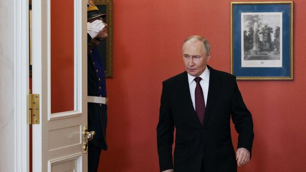 Президент РФ Владимир Путин  - Sputnik Ўзбекистон