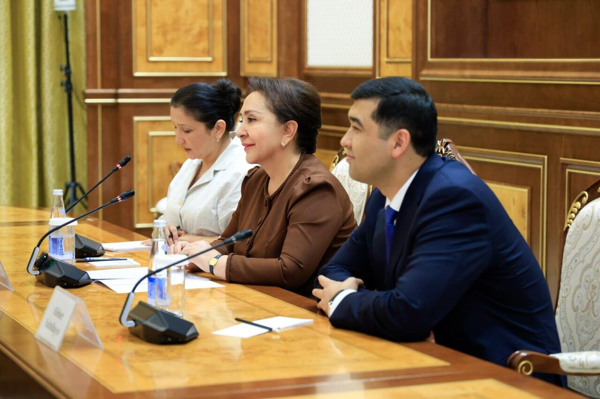 Председатель Сената приняла помощника Генерального секретаря ООН по вопросам молодежи
Председатель Сената приняла помощника Генерального секретаря ООН по вопросам молодежи
- Sputnik Ўзбекистон, 1920, 16.05.2025