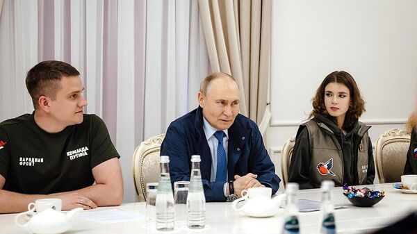 Накануне Владимир Путин совершил рабочую поездку в Курскую область. - Sputnik Ўзбекистон