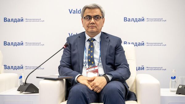 Обид Хакимов, директор Центра экономических исследований и реформ при Администрации Президента Республики Узбекистан - Sputnik Ўзбекистон