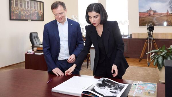 Саида Мирзиёева встретилась с помощником Президента Российской Федерации Владимиром Мединским - Sputnik Ўзбекистон