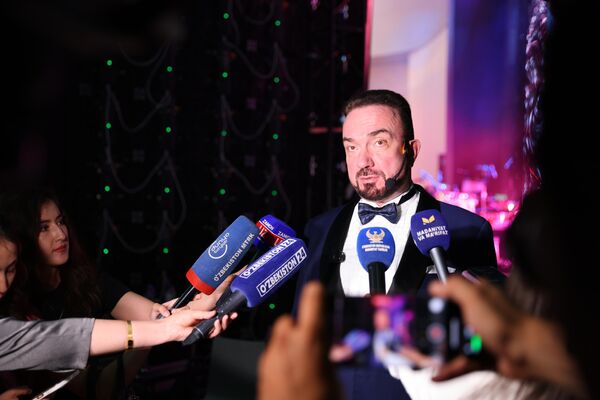 Россия Федерацияси халқ артисти ва фонограф-симфоник-жаз оркестри раҳбари Сергей Жилин - Sputnik Ўзбекистон