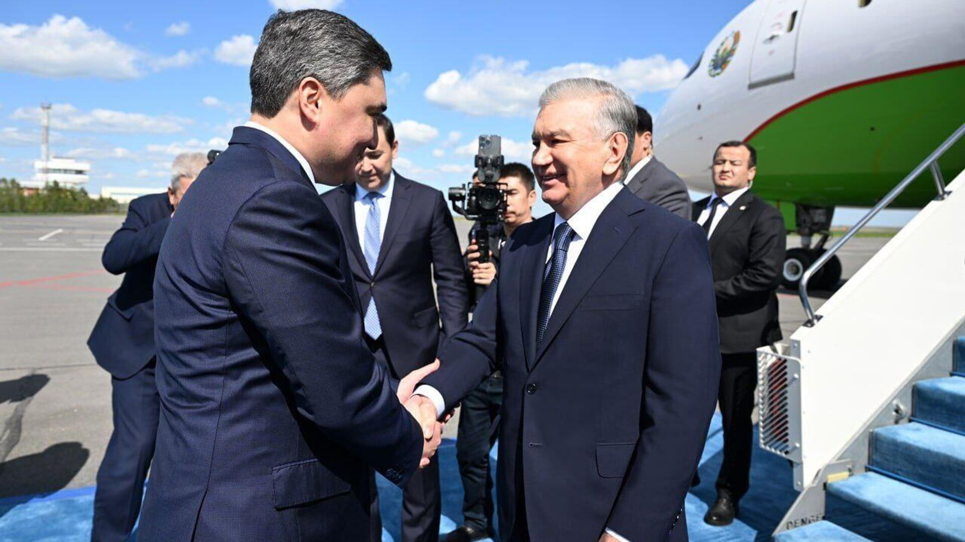 Президент Узбекистана прибыл в Астану
Президент Узбекистана прибыл в Астану
- Sputnik Узбекистан, 1920, 30.05.2025