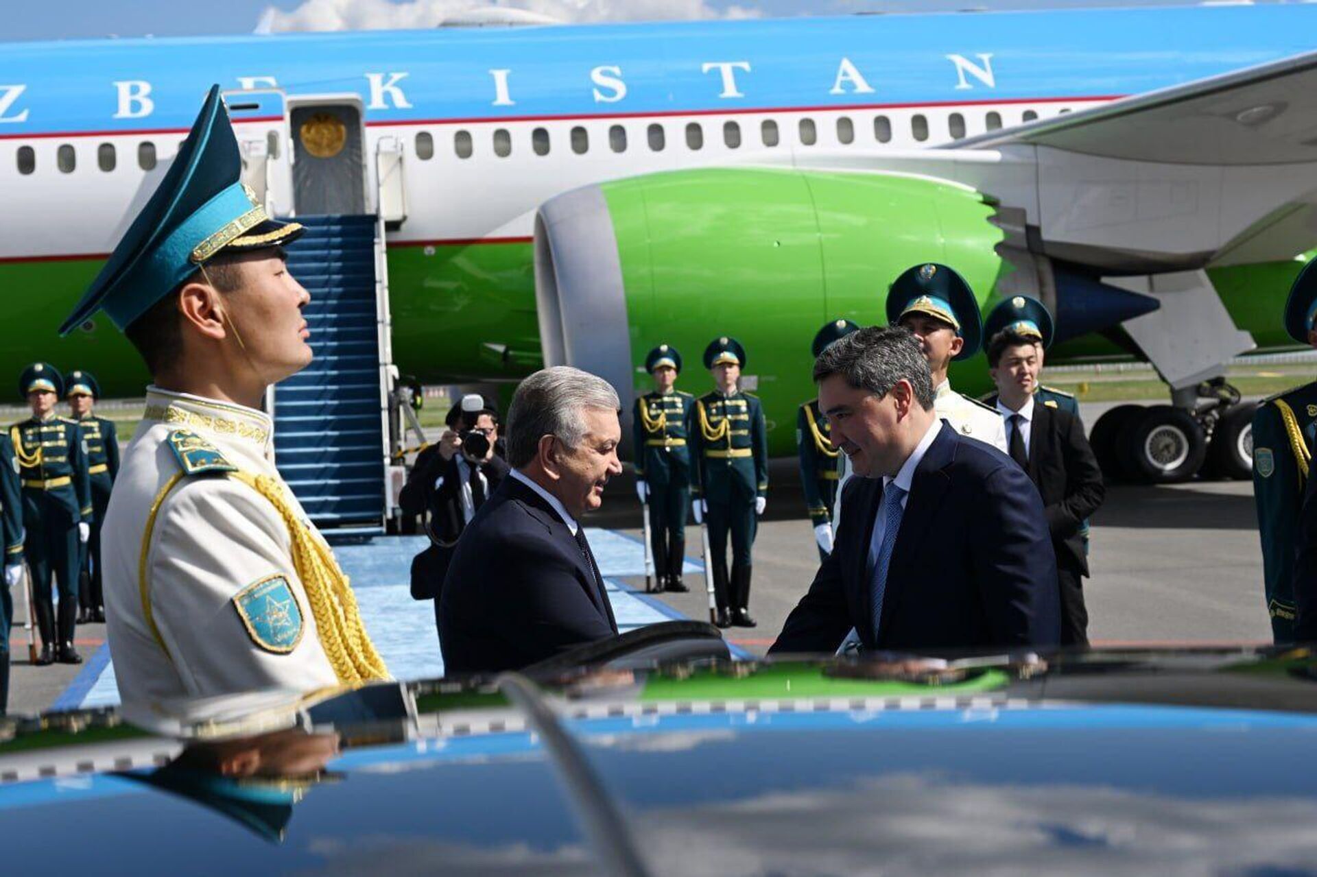 Президент Узбекистана прибыл в Астану
Президент Узбекистана прибыл в Астану
- Sputnik Узбекистан, 1920, 30.05.2025
