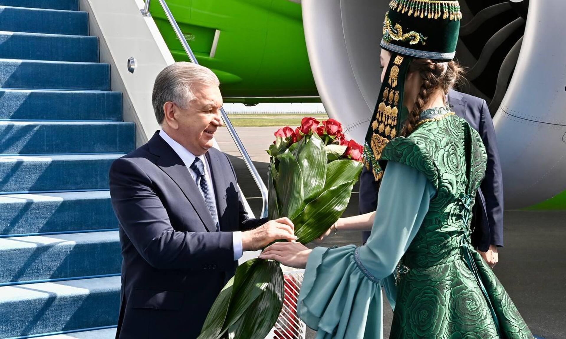 Президент Узбекистана Шавкат Мирзиёев прибыл в Астану Президент Узбекистана Шавкат Мирзиёев прибыл в Астану - Sputnik Узбекистан, 1920, 30.05.2025