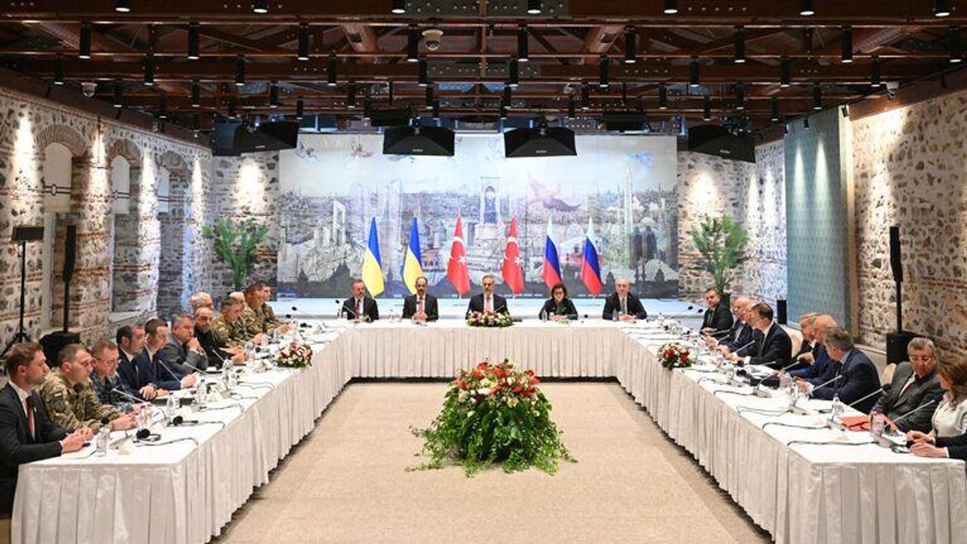 Переговоры России и Украины в Стамбуле. Переговоры России и Украины в Стамбуле. - Sputnik Узбекистан, 1920, 30.05.2025