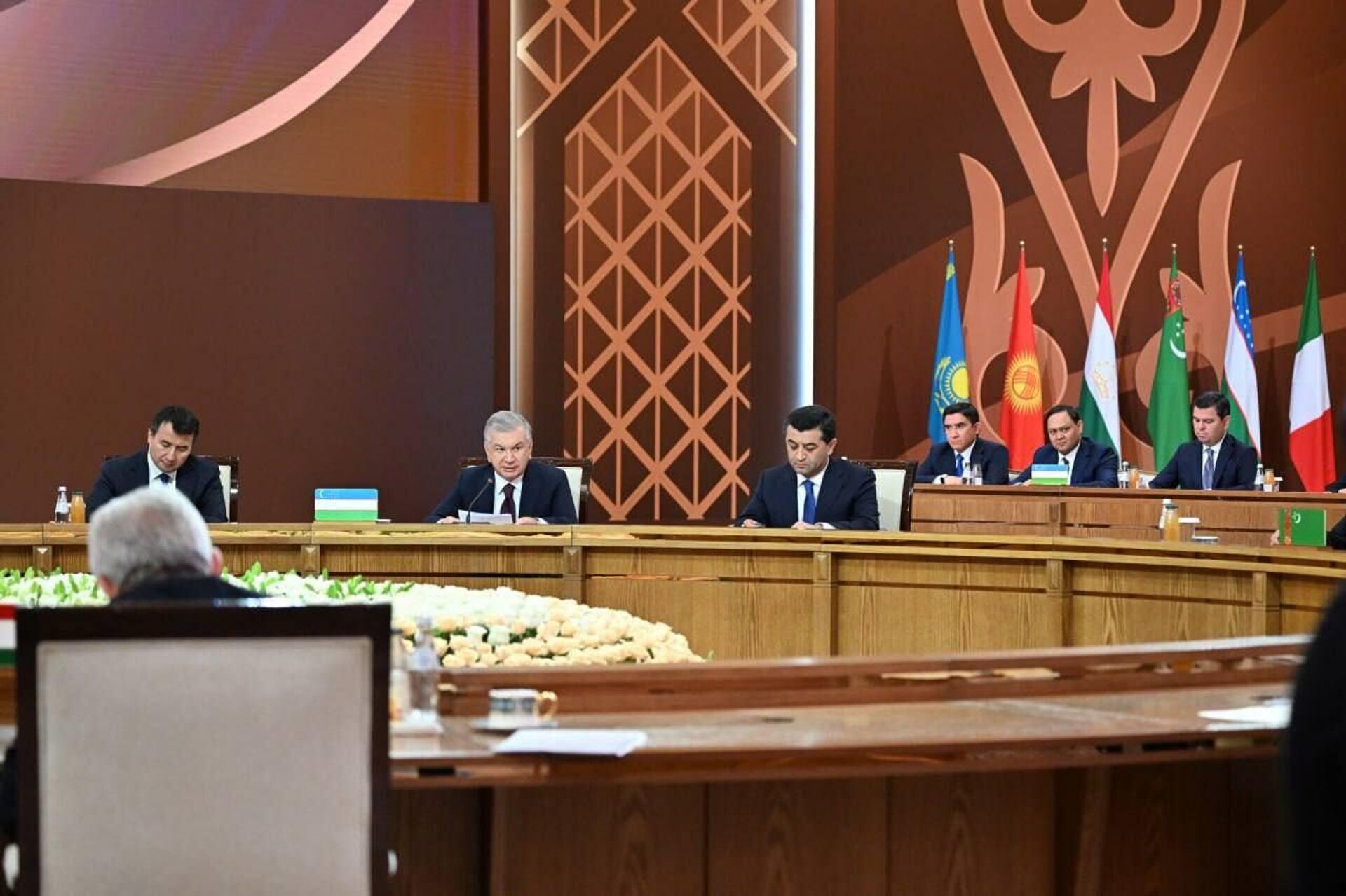 Шавкат Мирзиёев принял участие в саммите в формате Центральная Азия – Италия в Астане. Шавкат Мирзиёев принял участие в саммите в формате Центральная Азия – Италия в Астане. - Sputnik Ўзбекистон, 1920, 31.05.2025