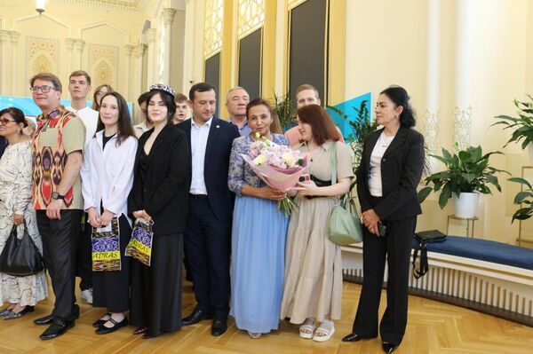 В Москве отметили 112-ю годовщину со дня рождения Мукаррам Тургунбаевой В Москве отметили 112-ю годовщину со дня рождения Мукаррам Тургунбаевой - Sputnik Ўзбекистон