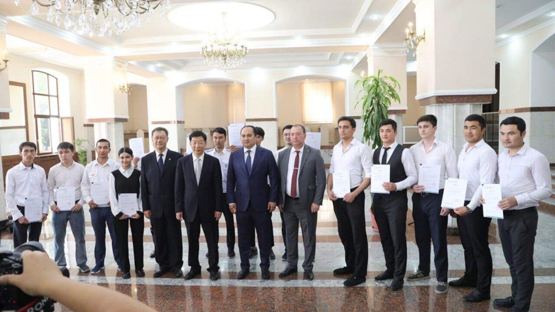 В Ташкенте открылся Узбекско-китайский транспортный факультет В Ташкенте открылся Узбекско-китайский транспортный факультет - Sputnik Ўзбекистон, 1920, 05.06.2025