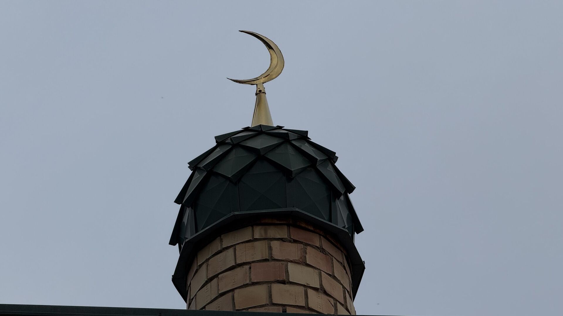  В мечетях Узбекистана состоялся праздничный намаз в честь Курбан хайита. - Sputnik Ўзбекистон, 1920, 16.02.2026