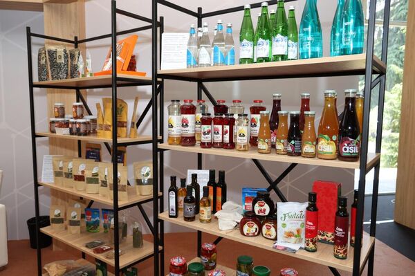 В Тбилиси открылась выставка национальной продукции Made in Uzbekistan. В Тбилиси открылась выставка национальной продукции Made in Uzbekistan. - Sputnik Узбекистан