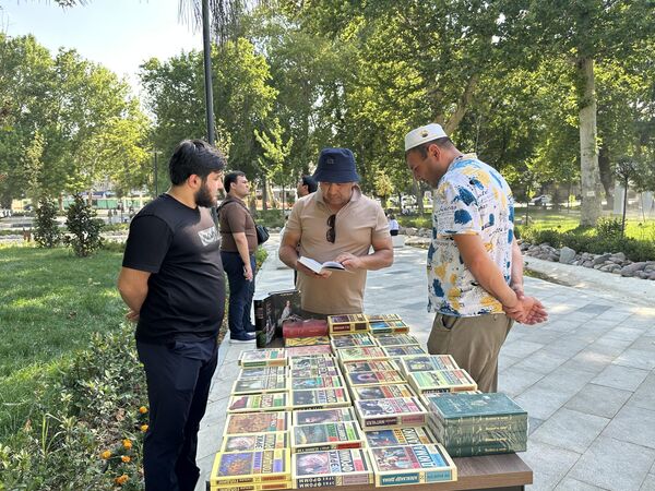 В Ташкенте прошел поэтический вечер, посвященный русскому поэту А.С. Пушкину.  - Sputnik Узбекистан
