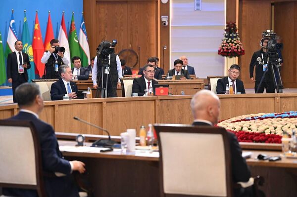 Президент Узбекистана выступил с инициативами по расширению многостороннего сотрудничества с КНР Президент Узбекистана выступил с инициативами по расширению многостороннего сотрудничества с КНР - Sputnik Ўзбекистон