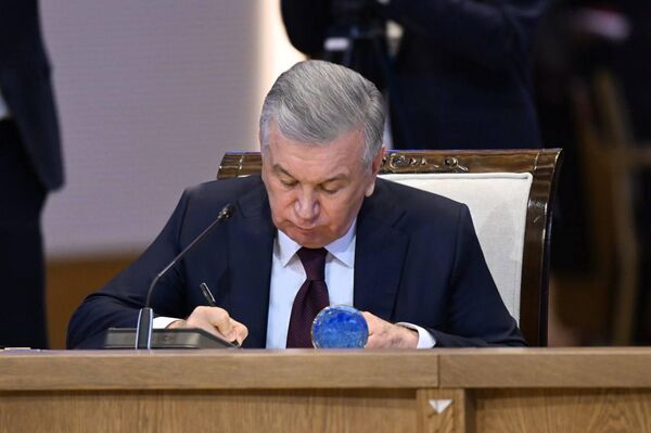 Президент Узбекистана выступил с инициативами по расширению многостороннего сотрудничества с КНР Президент Узбекистана выступил с инициативами по расширению многостороннего сотрудничества с КНР - Sputnik Ўзбекистон