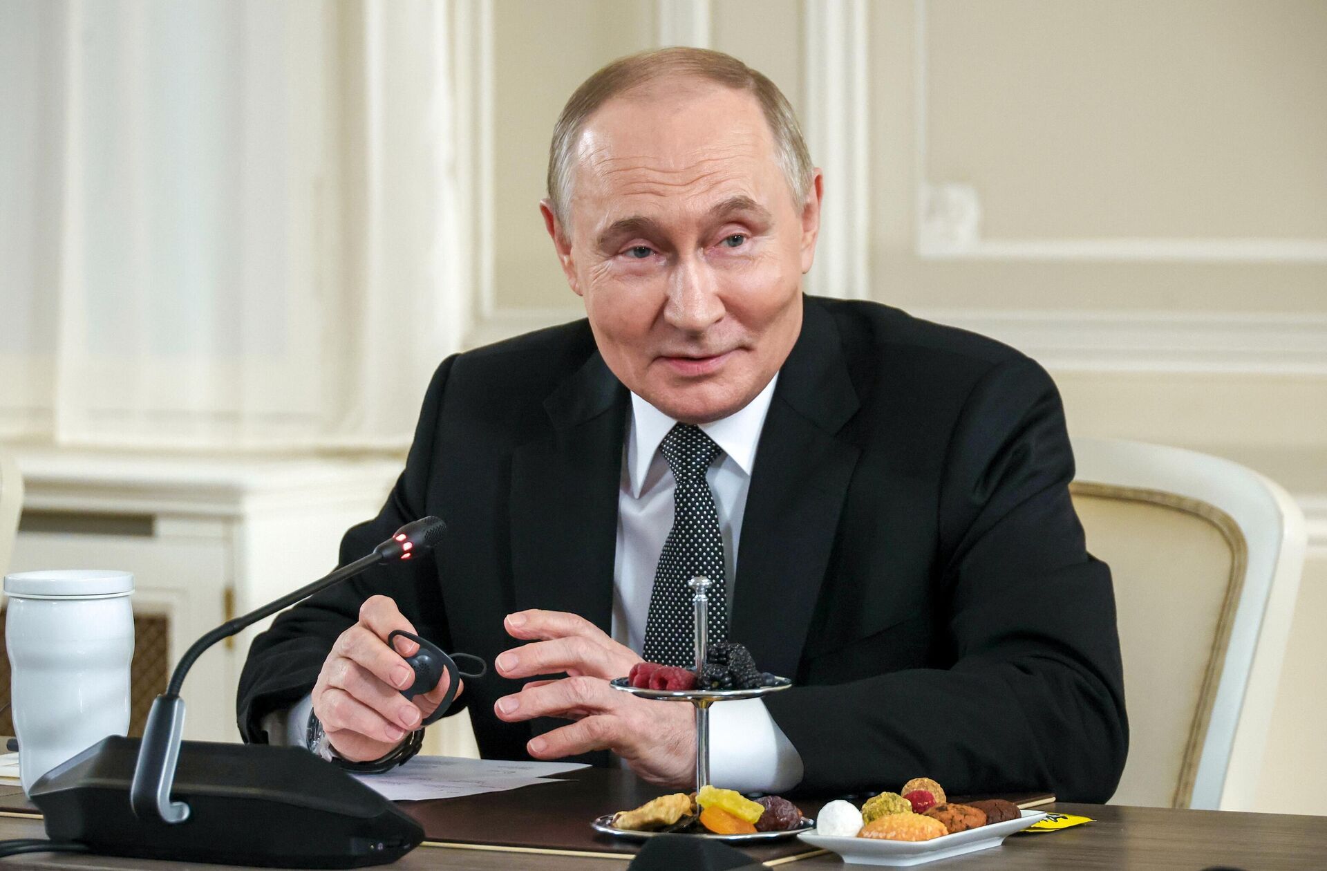 Prezident Vladimir Putin vstretilsya s rukovoditelyami mejdunarodnix informatsionnix agentstv - Sputnik O‘zbekiston, 1920, 19.06.2025