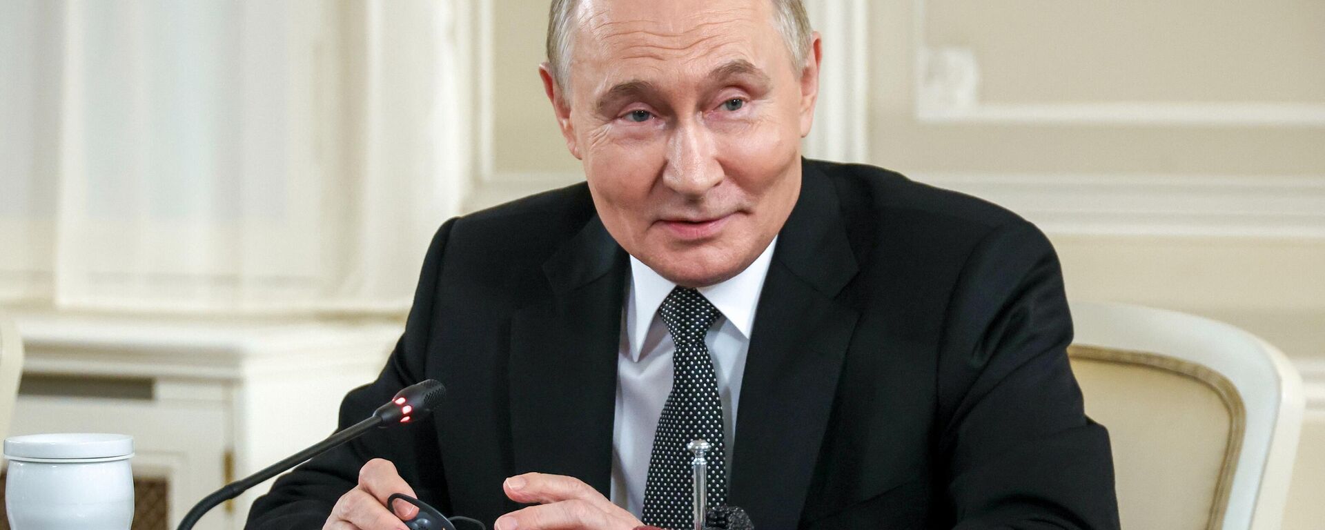 Prezident Vladimir Putin vstretilsya s rukovoditelyami mejdunarodnix informatsionnix agentstv - Sputnik O‘zbekiston, 1920, 19.06.2025