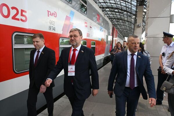 Поезд Победы совершил остановку в Бресте Поезд Победы совершил остановку в Бресте - Sputnik Ўзбекистон