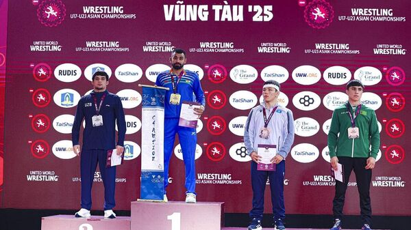 Борцы из Узбекистана завоевали 16 медалей на чемпионате Азии во Вьетнаме - Sputnik Ўзбекистон