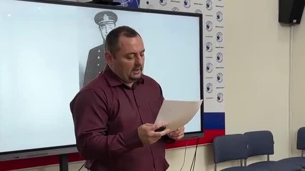 🪶 Творческая встреча с писателем, автором романов в стихах и моноспектаклей Олегом Самедовым прошла в Русском доме в Ташкенте - Sputnik Узбекистан