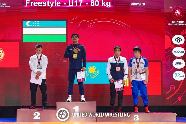 Вьетнам принимает завершающий этап чемпионата Азии по спортивной борьбе среди юниоров до 17 лет. - Sputnik Ўзбекистон