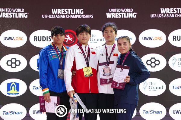 Вьетнам принимает завершающий этап чемпионата Азии по спортивной борьбе среди юниоров до 17 лет. - Sputnik Ўзбекистон