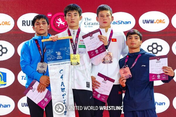 Вьетнам принимает завершающий этап чемпионата Азии по спортивной борьбе среди юниоров до 17 лет. - Sputnik Ўзбекистон