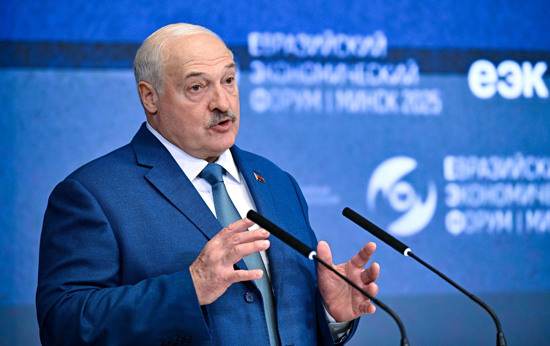 Президент Белоруссии Александр Лукашенко принимает участие в пленарном заседании IV Евразийского экономического форума в Минске. Президент Белоруссии Александр Лукашенко принимает участие в пленарном заседании IV Евразийского экономического форума в Минске. - Sputnik Ўзбекистон, 1920, 27.06.2025