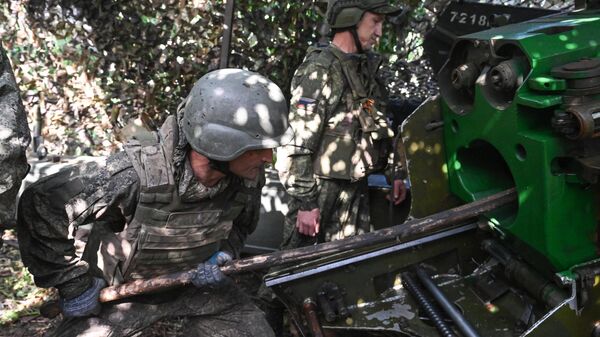 Боевая работа гаубицы Гиацинт-Б группировки войск Центр на Красноармейском направлении СВО - Sputnik Узбекистан