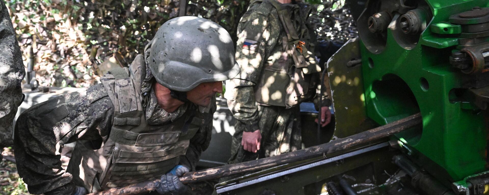 Боевая работа гаубицы Гиацинт-Б группировки войск Центр на Красноармейском направлении СВО - Sputnik Узбекистан, 1920, 27.06.2025