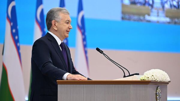 Шавкат Мирзиёев поздравил молодое поколение узбекистанцев с Днем молодежи. - Sputnik Ўзбекистон