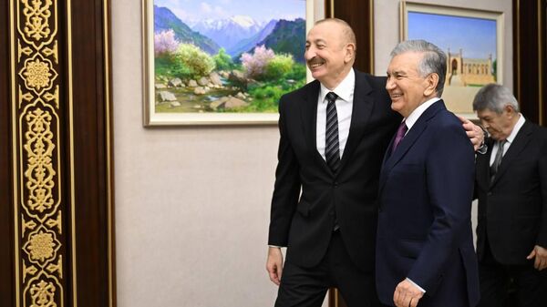 Президенты торжественно открыли новое здание посольства Узбекистана в Азербайджане - Sputnik Ўзбекистон