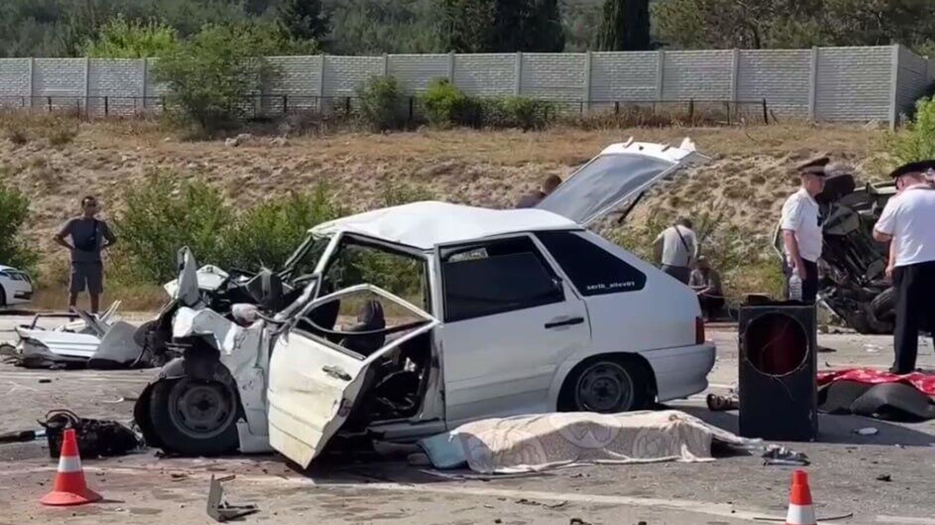 В ДТП в Севастополе погибли 5 девушек в возрасте от 17 до 19 лет В ДТП в Севастополе погибли 5 девушек в возрасте от 17 до 19 лет - Sputnik Узбекистан, 1920, 10.07.2025