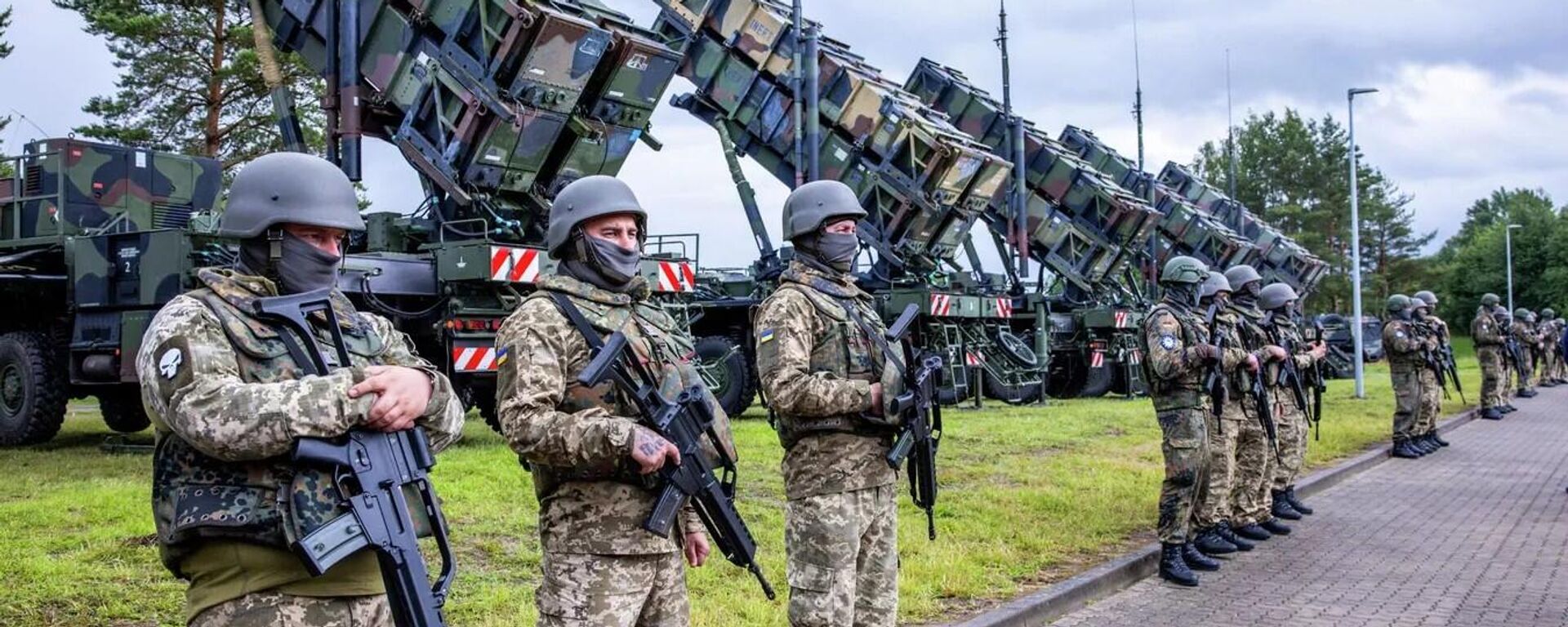 Украинские военные на полигоне в Германии. Архивное фото
 - Sputnik Ўзбекистон, 1920, 16.07.2025