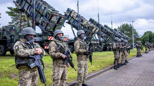 Украинские военные на полигоне в Германии. Архивное фото
 - Sputnik Ўзбекистон
