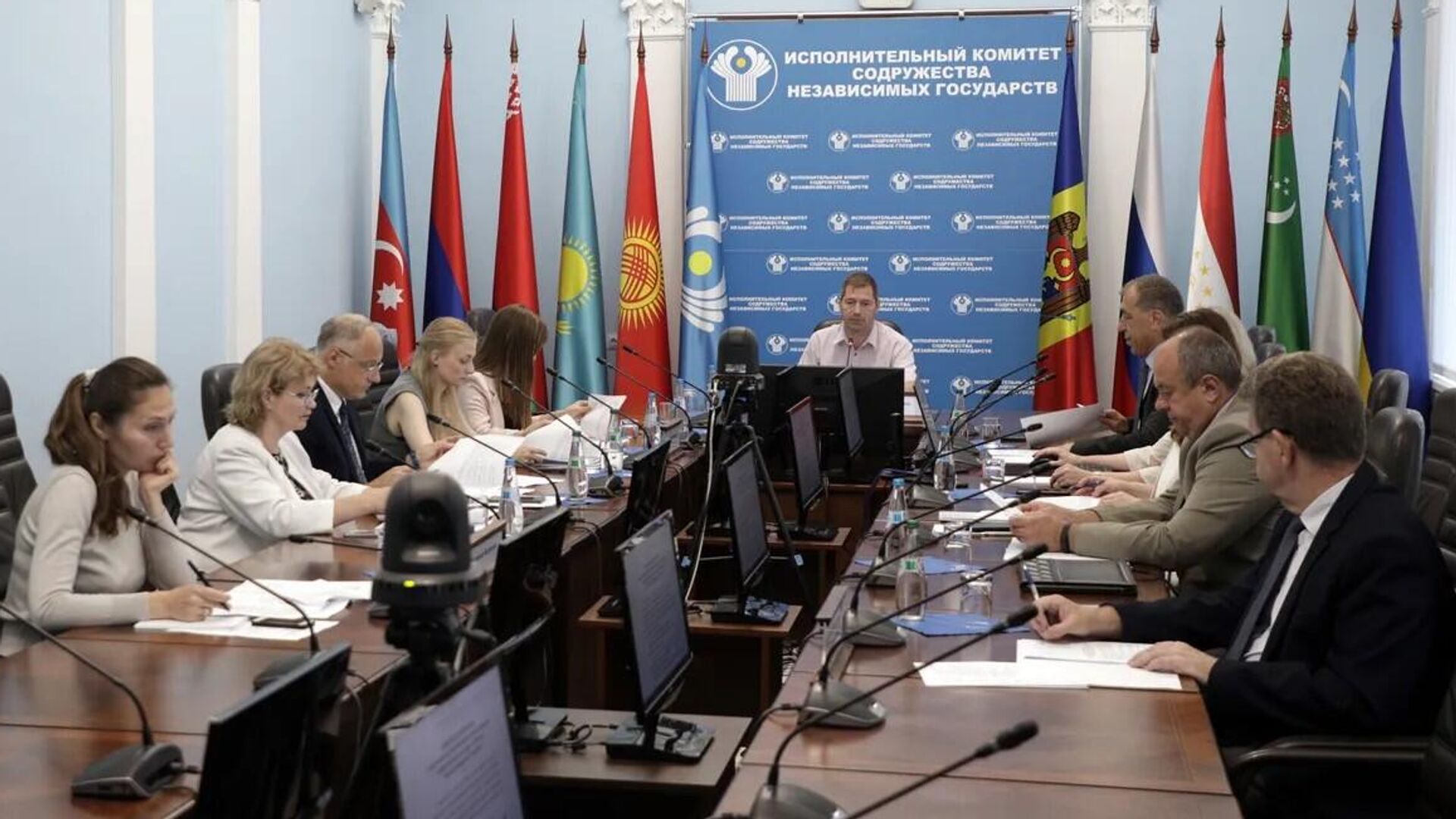 Представители стран СНГ обсудили вопросы сотрудничества по созданию общего рынка труда
Представители стран СНГ обсудили вопросы сотрудничества по созданию общего рынка труда
- Sputnik Узбекистан, 1920, 24.07.2025