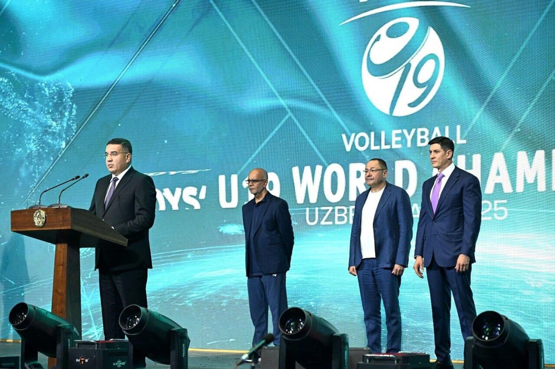 В Ташкенте состоялась торжественная церемония открытия чемпионата мира U19 по волейболу В Ташкенте состоялась торжественная церемония открытия чемпионата мира U19 по волейболу - Sputnik Ўзбекистон, 1920, 25.07.2025
