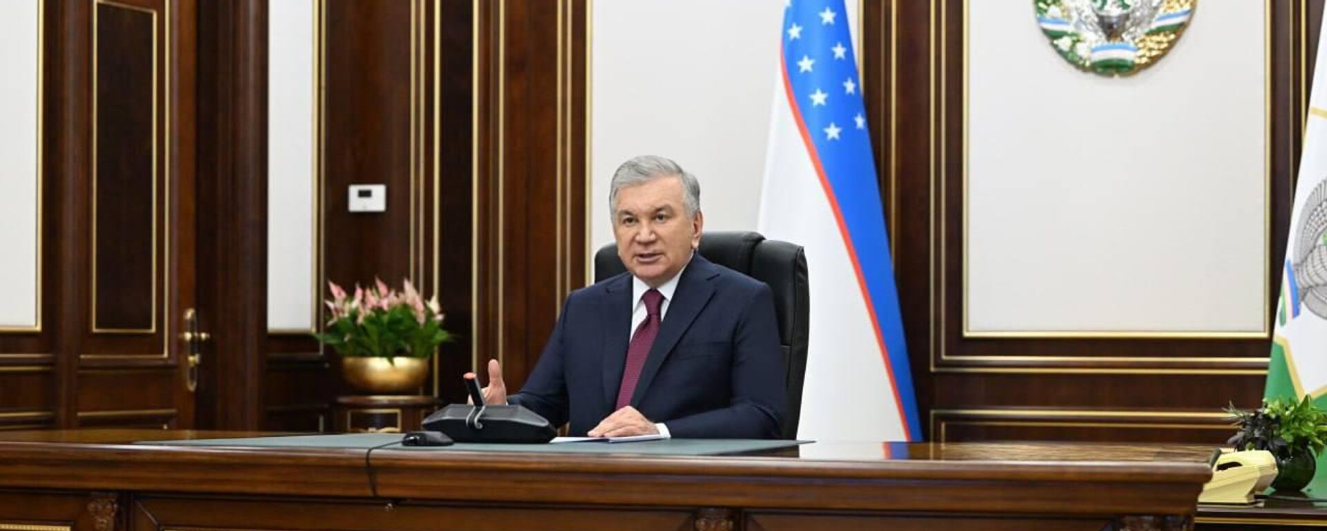 Шавкат Мирзиёев ознакомился с презентацией о новых подходах в системе обеспечения занятости населения и профессионального образования. - Sputnik Ўзбекистон, 1920, 26.07.2025