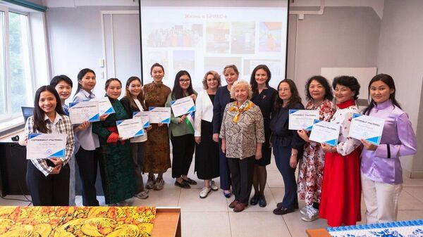 Учителя русского языка из Узбекистана прошли программу повышения квалификации в Иркутском национальном исследовательском техническом университете - Sputnik Узбекистан